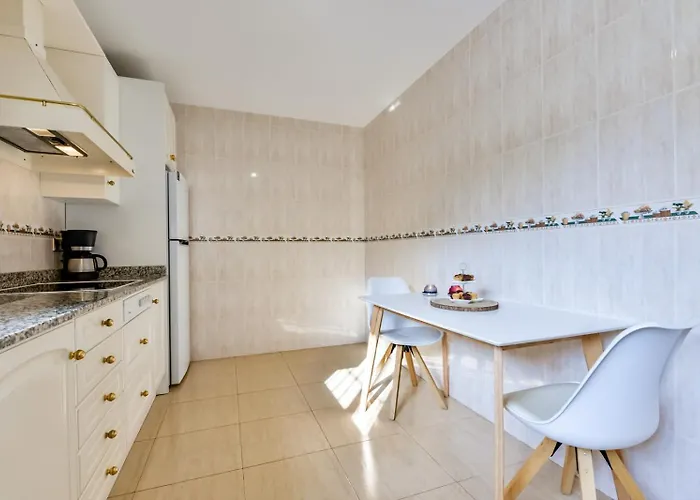 Guzman - Stefka Willa