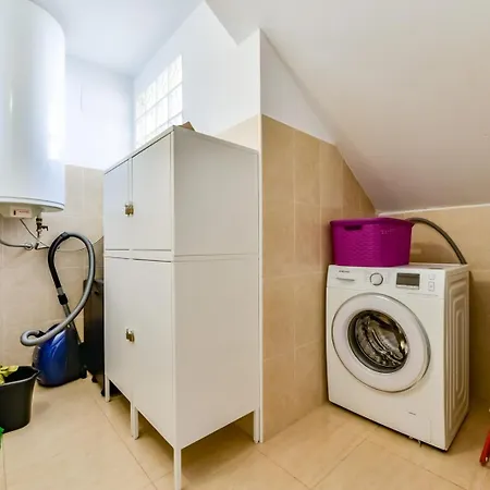 Guzman - Stefka Willa *