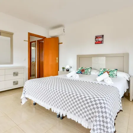 Willa Guzman - Stefka *