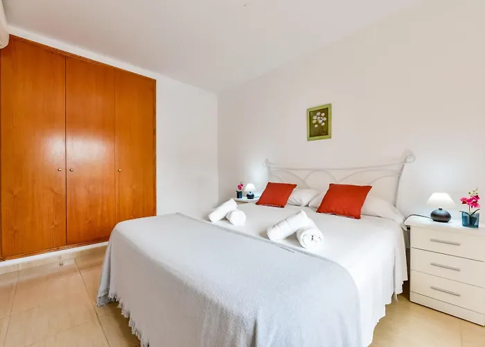 Willa Guzman - Stefka *