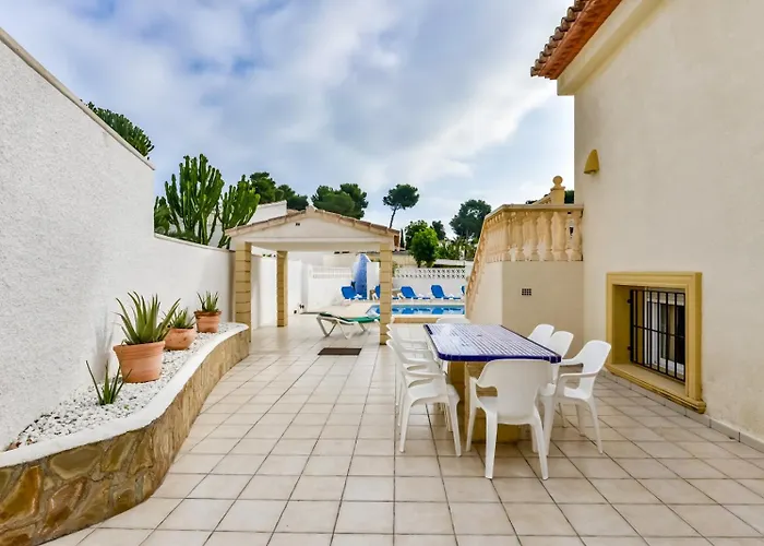 Guzman - Stefka Willa Calpe